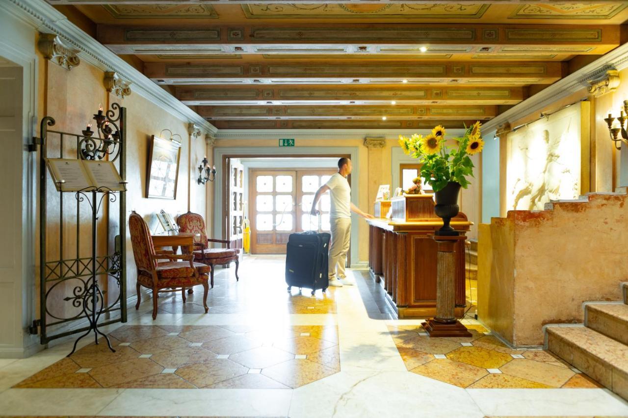 Hotel Olymp Munich Eching  Zewnętrze zdjęcie